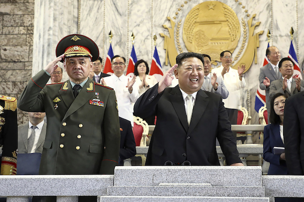 Sergei Shoigu with Kim Jong Un