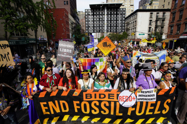 Climate protesters demand UN to end fossil fuel use