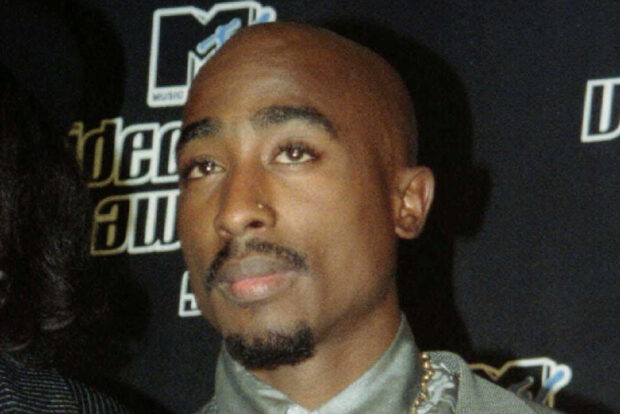 Rapper Tupac Shakur at the MTV Music Video Awards in New York City, September 4, 1996. REUTERS/Mike Segar