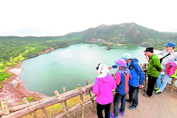 Taal volcanic smog clears up
