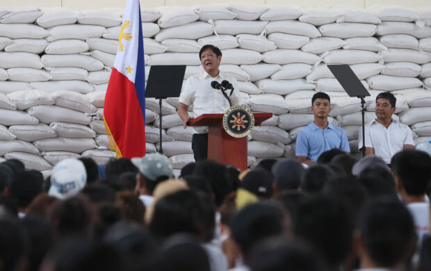 Marcos leads launch of gov’t services caravan