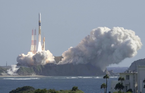Japan launches rocket carrying lunar lander and X-ray telescope