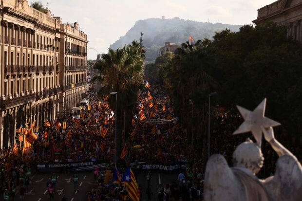 Thousands celebrate Catalonia Day 