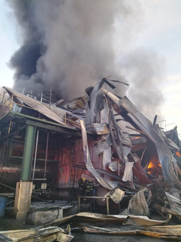Fire hits tire factory in Valenzuela City