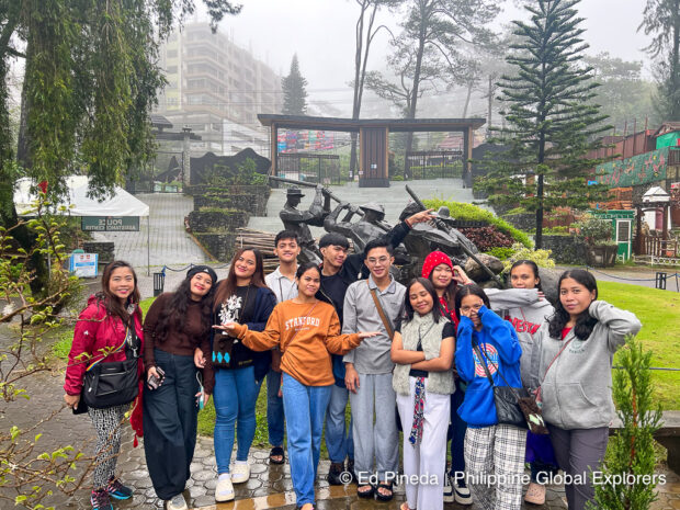 10 Tondo and Navotas students go on educational trip in Baguio