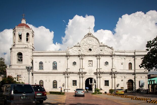 Group of priests bucks split of Cebu archdiocese