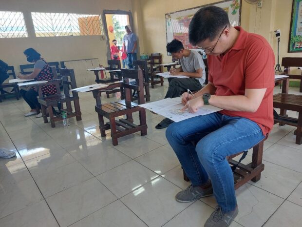 Senator Win Gatchalian votes on Barangay and Sangguniang Kabataan Elections on October 30, 2023. (Photo from the office of the lawmaker)