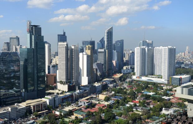 PHOTO: Makati skyline STORY: Makati posts highest GDP per capita in PH; Parañaque fastest growing