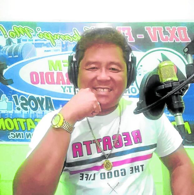 The family of radio broadcaster Juan Jumalon, who was shot and killed in Misamis Occidental last November 5, will receive financial aid amounting to P20,000 and educational assistance from the Department of Social Welfare and Development (DSWD). 