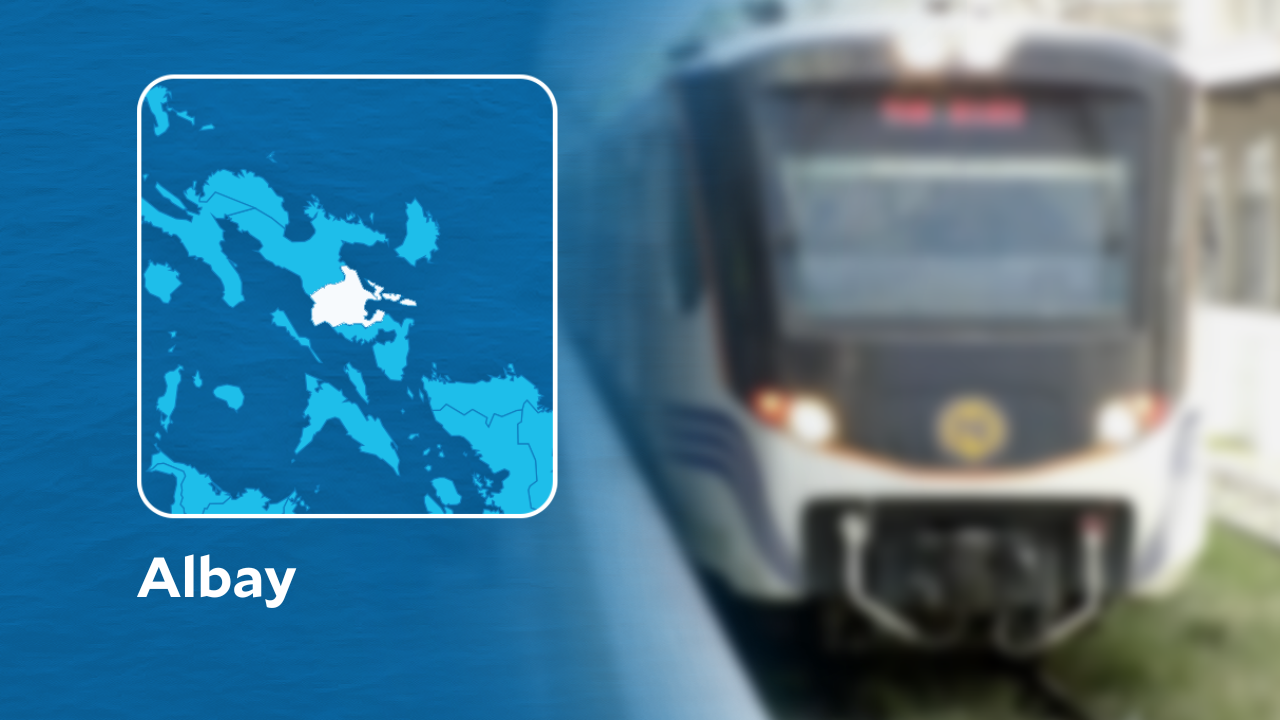 12 hurt as PNR train drags passenger van in Albay town