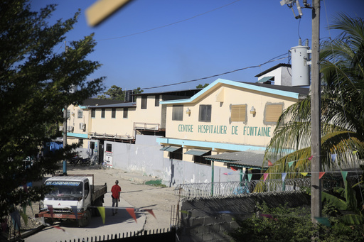 Heavily armed Haitian gang surrounds hospital