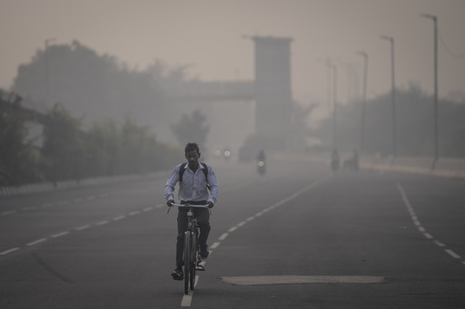 toxic air engulfs New Delhi