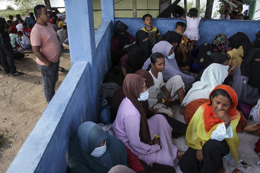 Nearly 1,000 Rohingya refugees arrive by boat in Indonesia in one week