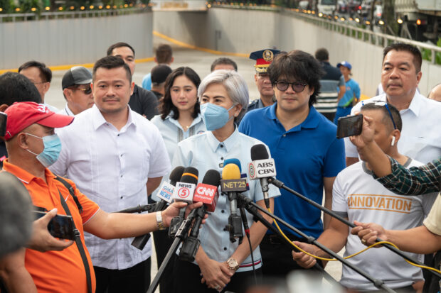 [Manila City Mayor Honey Lacuna in an interview with reporters during the reopening of Lagusnilad on Tuesday, Nov. 28. Photo from the Manila Public Information Office.]