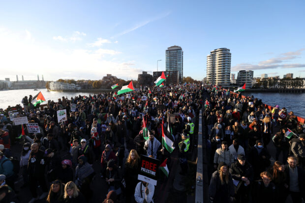 Lodon pro-Palestinian rally draws counter-protests