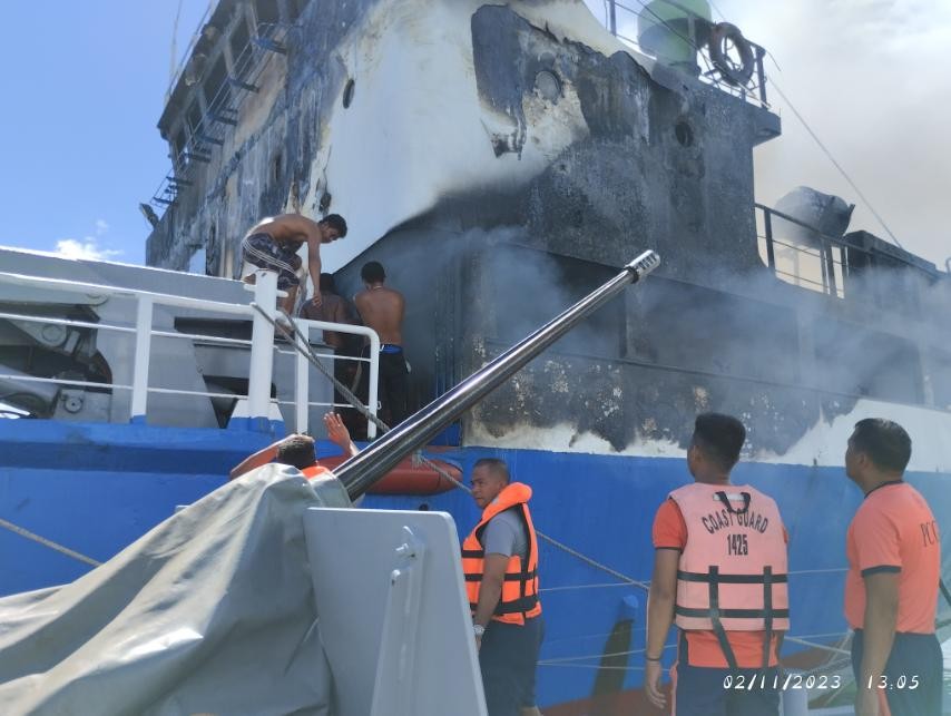Fire hits cargo vessel off Sorsogon