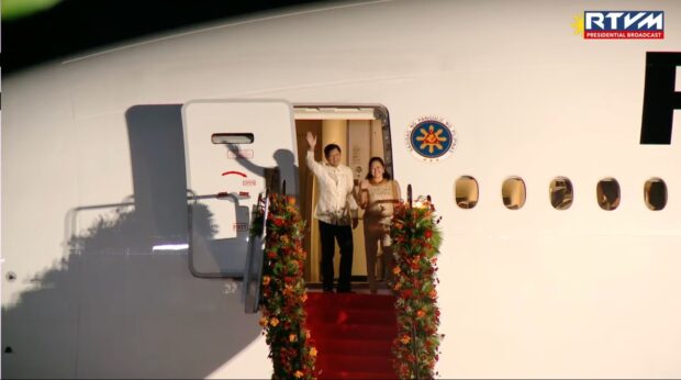 President Ferdinand Marcos Jr. and First Lady Liza Marcos boards the PR001 towards the US on November 14, 2023. | PHOTO: RTV Malacañang