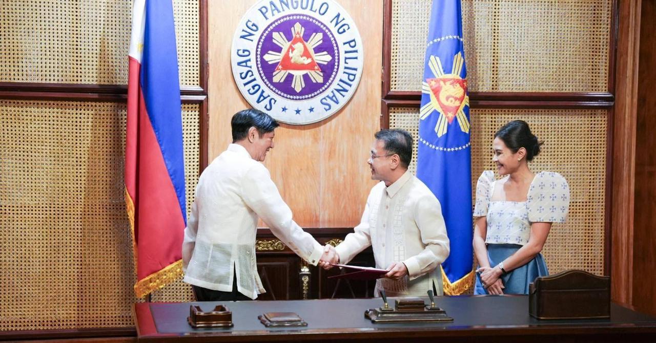 President Ferdinand Marcos Jr. swears in Rafael Consing Jr. as the Maharlika Investment Corp. President and CEO. Photo from PCO. capitalization