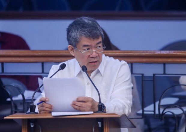 Sen. Aquilino “Koko” Pimentel on Monday questioned the confidential and intelligence funds of the Commission on Audit (COA) amounting to P10 million.