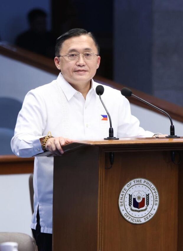 Senator Christopher “Bong” Go, during his visit to the troops of Task Force Samal stationed in Barangay Peñaplata, Samal Island, Davao del Norte on Sunday, November 11, emphasized the importance of unity, service, and dedication to the community.