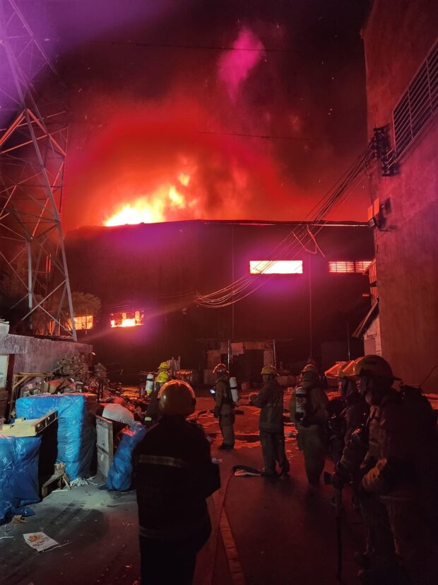 Fire hits a warehouse in Bulacan city