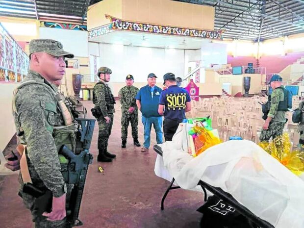CRIME SCENE Scene of the Crime Operatives of the Philippine National Police examine the site of the blast inside Mindanao State University. —MARAWI CITY GROUND ZERO