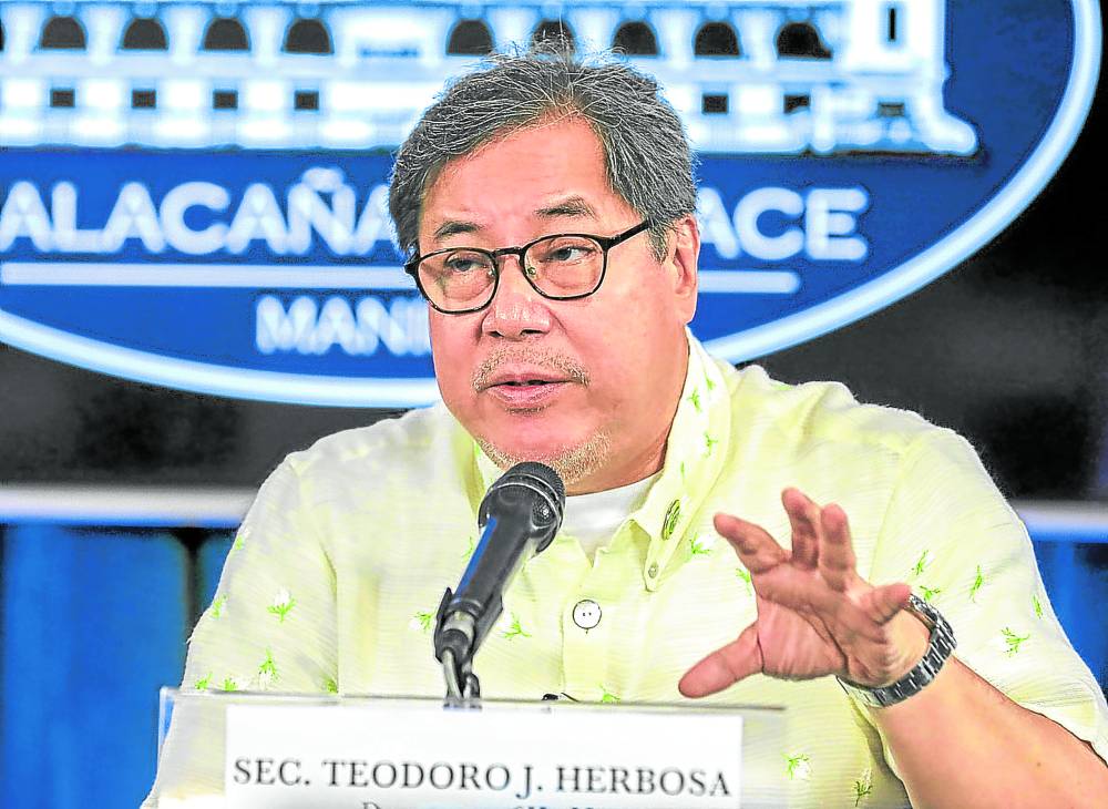 Health Secretary Teodoro Herbosa on Wednesday said there will be no deployment cap for healthcare workers (HCW) amid a 190,000 gap in Philippine hospitals. 