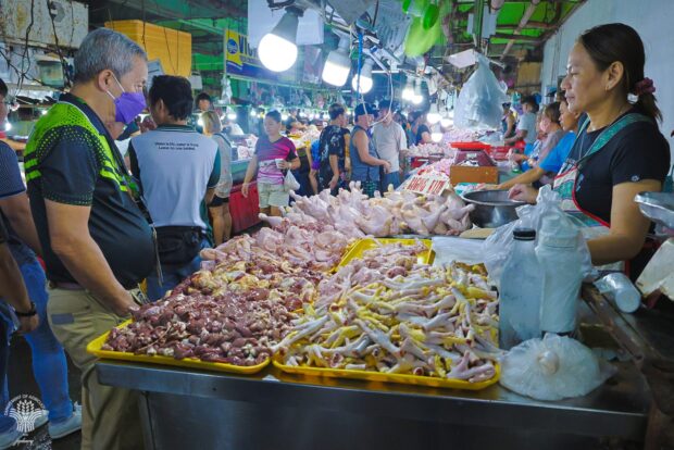 Photo caption: The Department of Agriculture (DA) conducts a special visit at Commonwealth Market on December 29, 2023 to monitor the prices of key agricultural products. Photo from DA.
