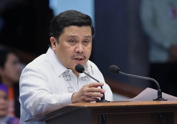 Jinggoy Estrada to remain senator until Sandigan ruling is final
