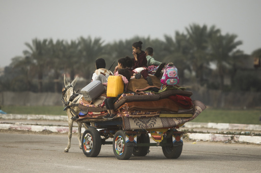 thousands in Gaza flee widening Israeli assault