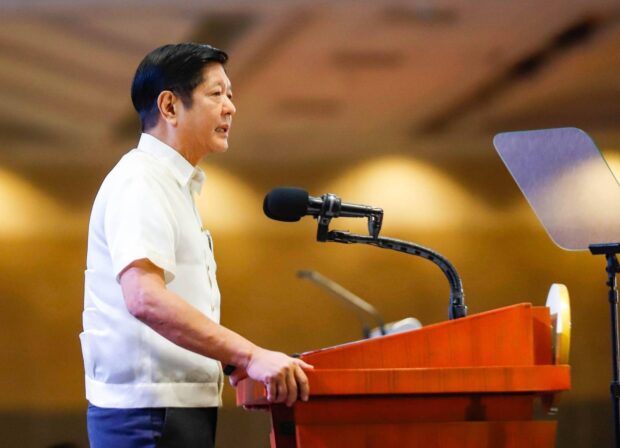 Marcos distributes P288.41 million cash aid to Visayas LGUs