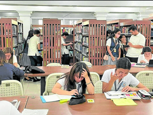 STUDENT-FRIENDLY Students are welcome to use the CebuCity Public Library to study or finish their school projects.