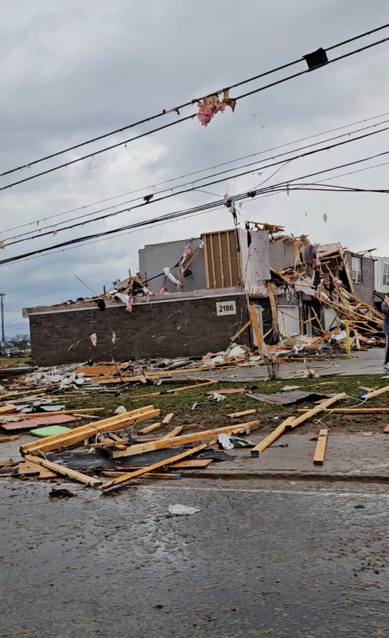 Tennessee tornadoes leave at least 6 dead, tens of thousands without