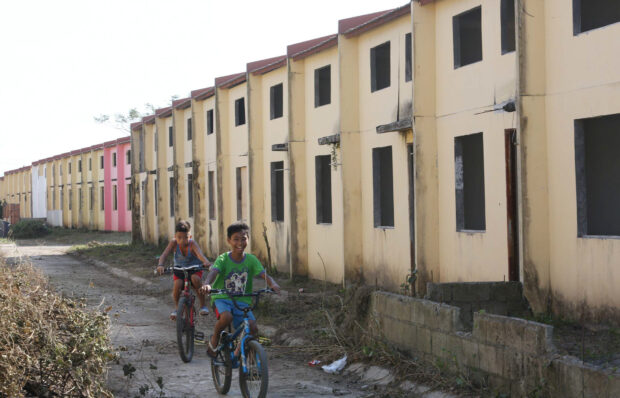 What to do with gov’thousing units still empty?
