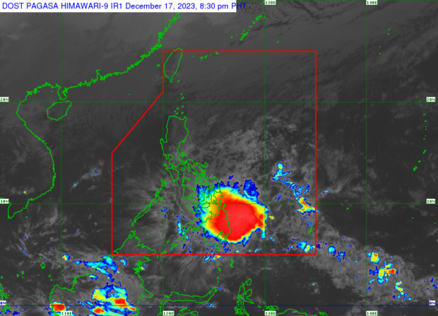 Tropical depression Kabayan has kept its strength as it accelerates westward over the Philippine Sea, the state weather bureau reported on Sunday evening. 