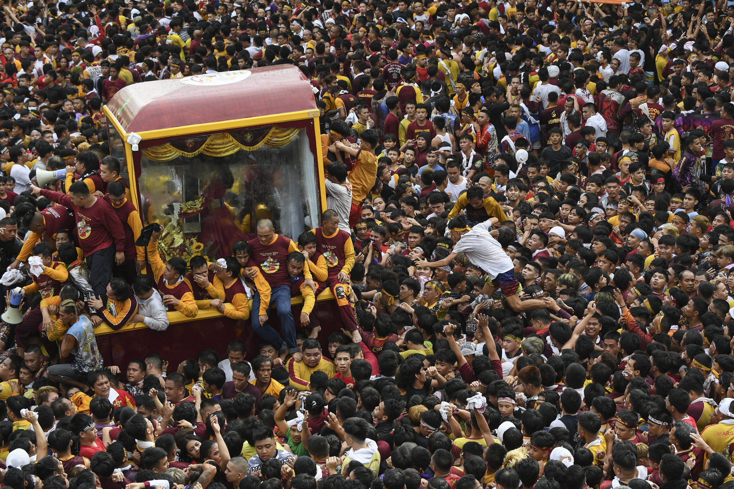 Classes, local gov’t work suspended in Manila Jan. 9 for Black Nazarene
