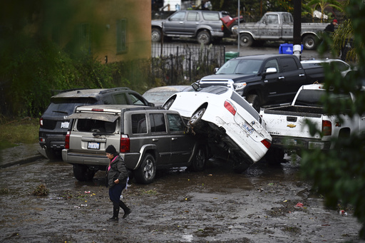 Flash floods inundate homes, overturn cars in San Diego, California
