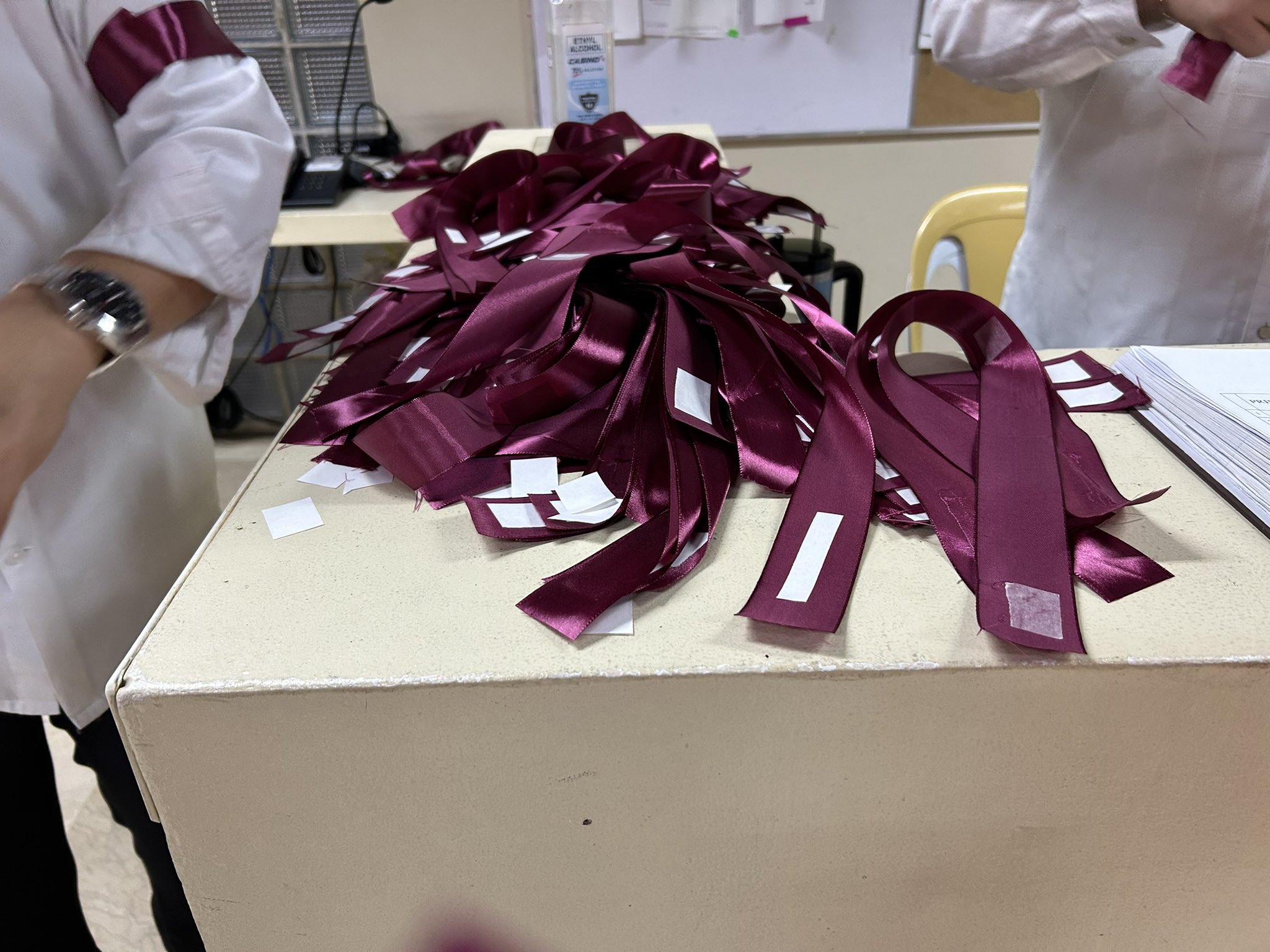 A pile of ribbons handed out by Senate External Affairs and Relations staff at the building’s entrance. INQUIRER.net / Charie Abarca