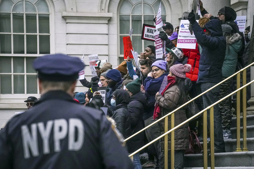 NYPD officers must record race in new police transparency law