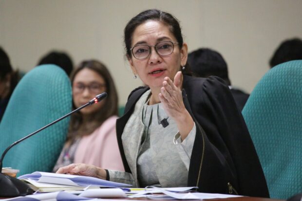 Sen. Risa Hontiveros dares President Bongbong Marcos and Rodrigo Duterte to both undergo drug test.