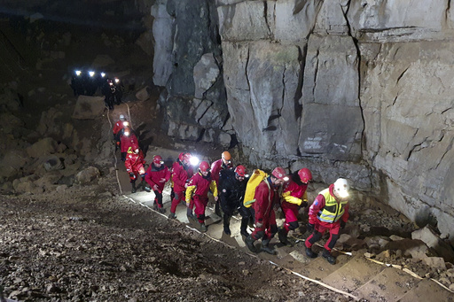 5 people trapped in cave for 2 days by high water rescued in Slovenia