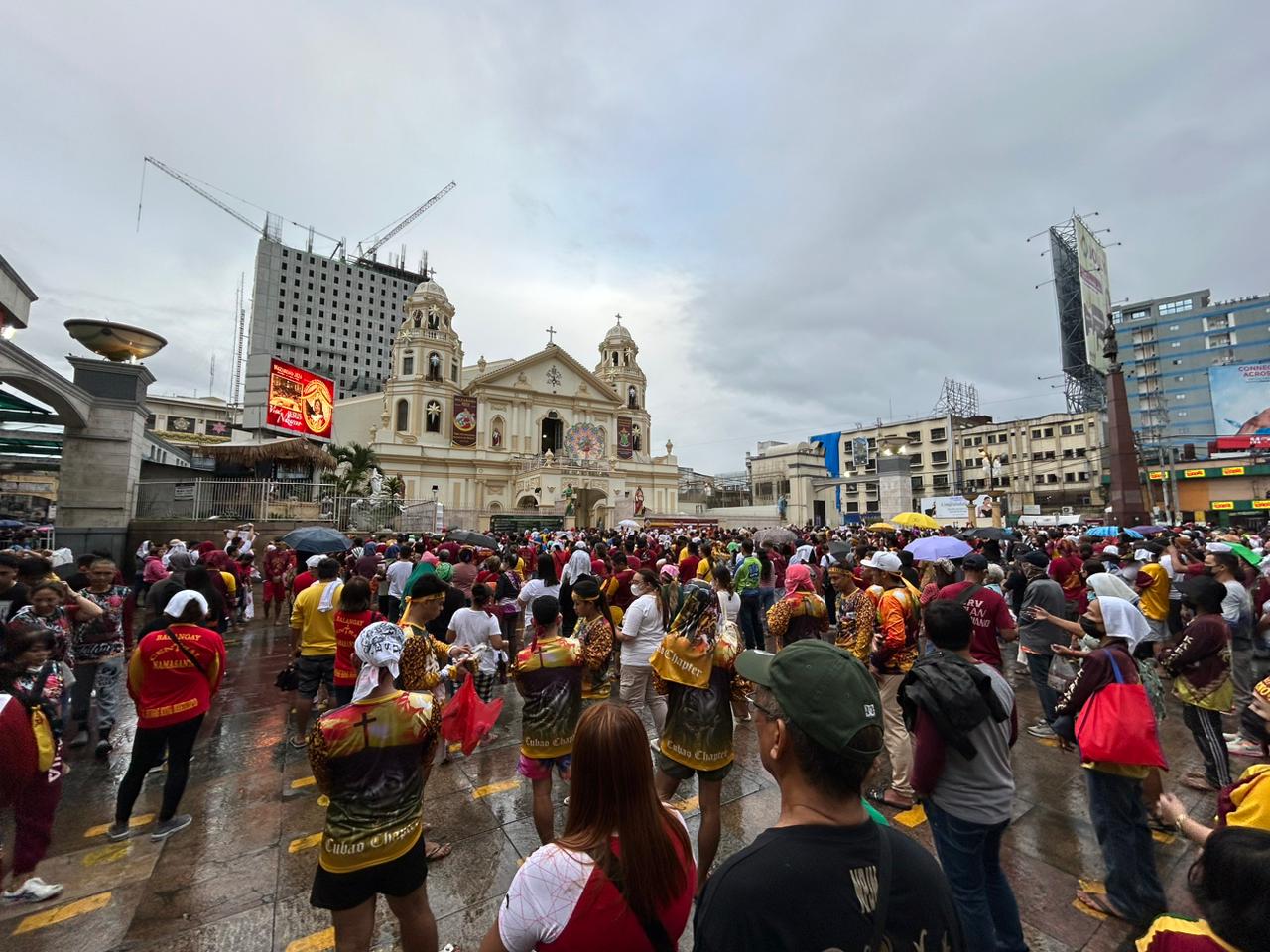 LOOK Black Nazarene devotees gather around Quiapo Church