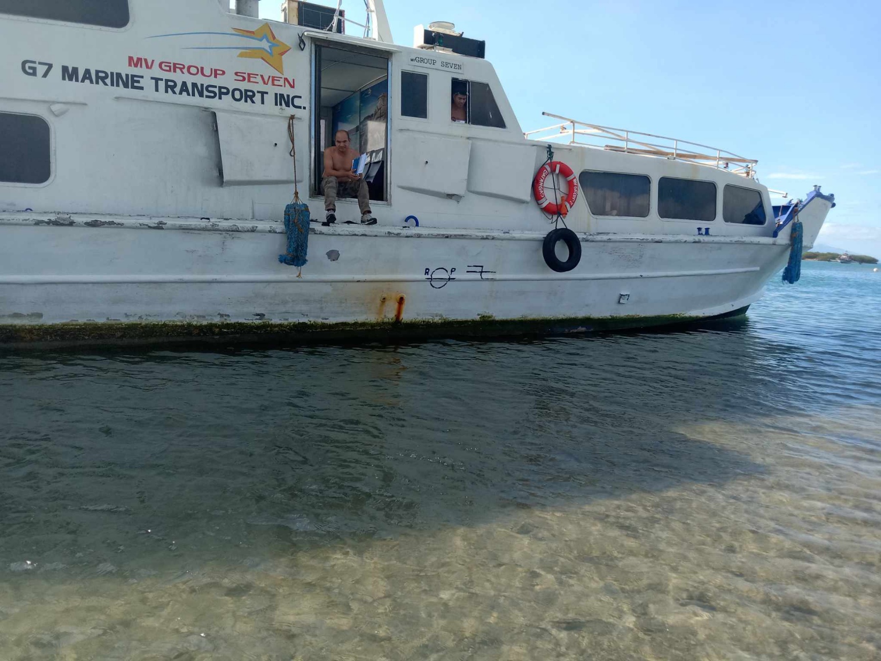  All eight crew members on board a vessel that ran aground off Calatagan, Batangas, on Friday are safe and in good physical condition, the Philippine Coast Guard (PCG) Southern Tagalog said.