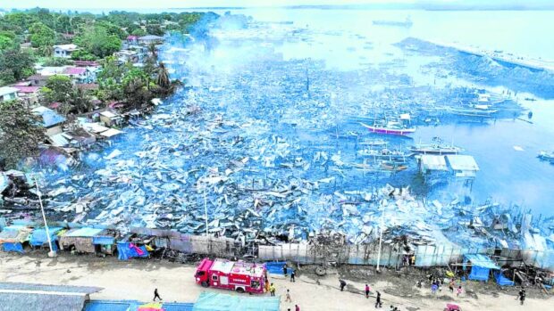 fire hit 450houses in the Palawan