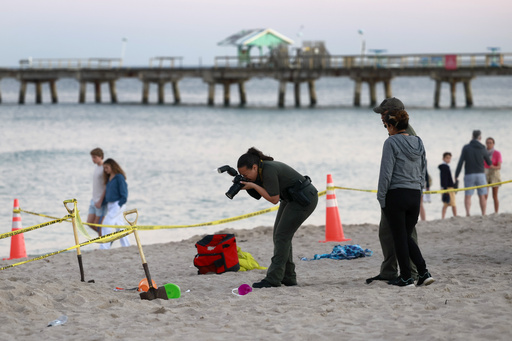 Sand hole collapse in Florida kills one child