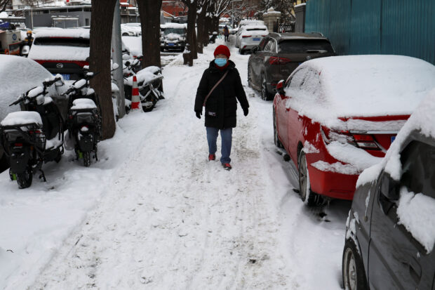 Chinese capital closes highways after heavy snowfall