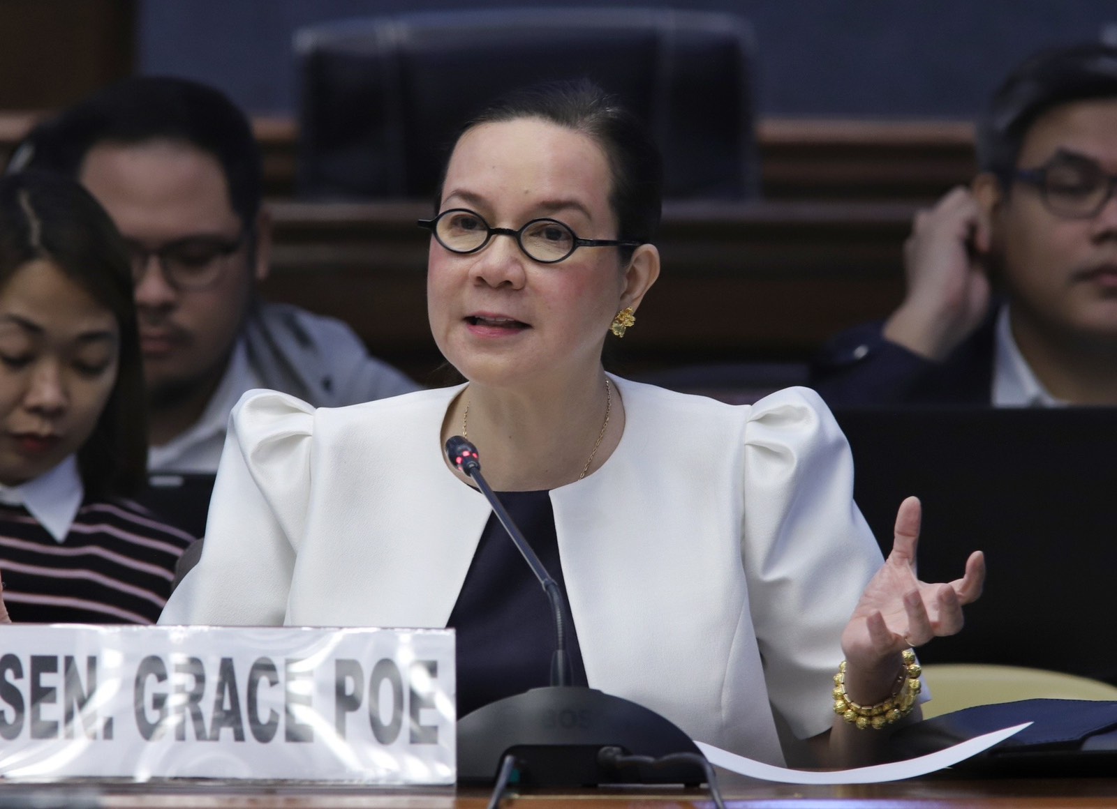 Sen. Grace Poe wants franchise granted to Starlink