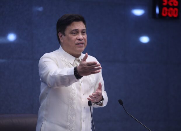 MIGZ WELCOMES BRITISH MP RICHARD GRAHAM: Senate President Juan Miguel “Migz” F. Zubiri welcomes Hon. Richard Graham, a member of the British Parliament, during Tuesday’s plenary session, February 20, 2024. “Sir, it is an honor to have you here and I just like to pay you a great respect and thanks for being a great host to us when our delegation went to Great Britain to visit the Westminster Abbey and the House of Commons. You took care of myself, together with Sen. Grace Poe and Sen. Bong Go. Thank you very much. You truly were an excellent host,” Zubiri said during Tuesday’s plenary session, February 20, 2024. Graham was accompanied by British Ambassador to the Philippines and Palau Laure Beaufils. Among the agenda discussed in today's plenary include Senate Bill No. (SBN) 2492, an act declaring the maritime zones under the jurisdiction of the Republic of the Philippines sponsored by Sen. Francis “Tol” Tolentino, and SBN 2352, an act transferring the control and supervision of the provincial and sub-provincial jails to the Bureau of Jail Management and Penology sponsored by Sen. Ronald "Bato" Dela Rosa. (Bibo Nueva España, Senate PRIB/Office of SP Zubiri) cha-cha plebiscite elections zubiri