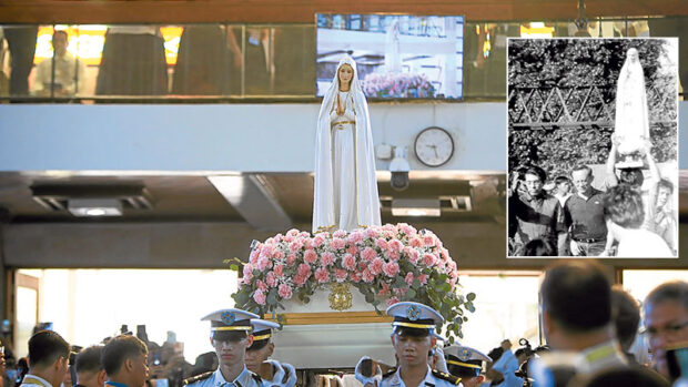 PHOTO: The image of Our Lady of Fatima, which figured prominently in the Edsa People Power Revolution (inset), is canonically crowned in the name of the Pope at itsValenzuela City parish on Sunday, as the country marked the 1986 uprising. The image had been stored for decades in the attic of a church in New Jersey, before it was brought to the Philippines in 1984. STORY: Our Lady of Fatima, symbol of Edsa revolution, canonically crowned