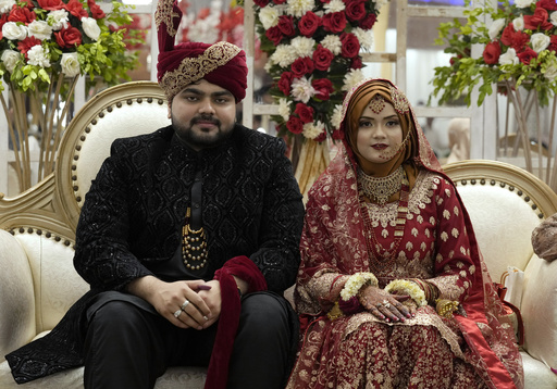 Pakistan's wedding season heats up in cool weather